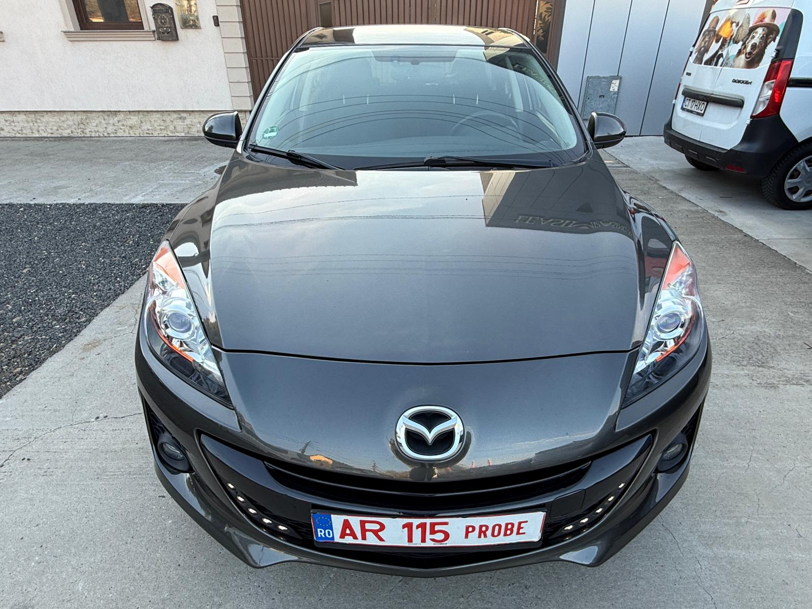 Mașină Mazda  3
